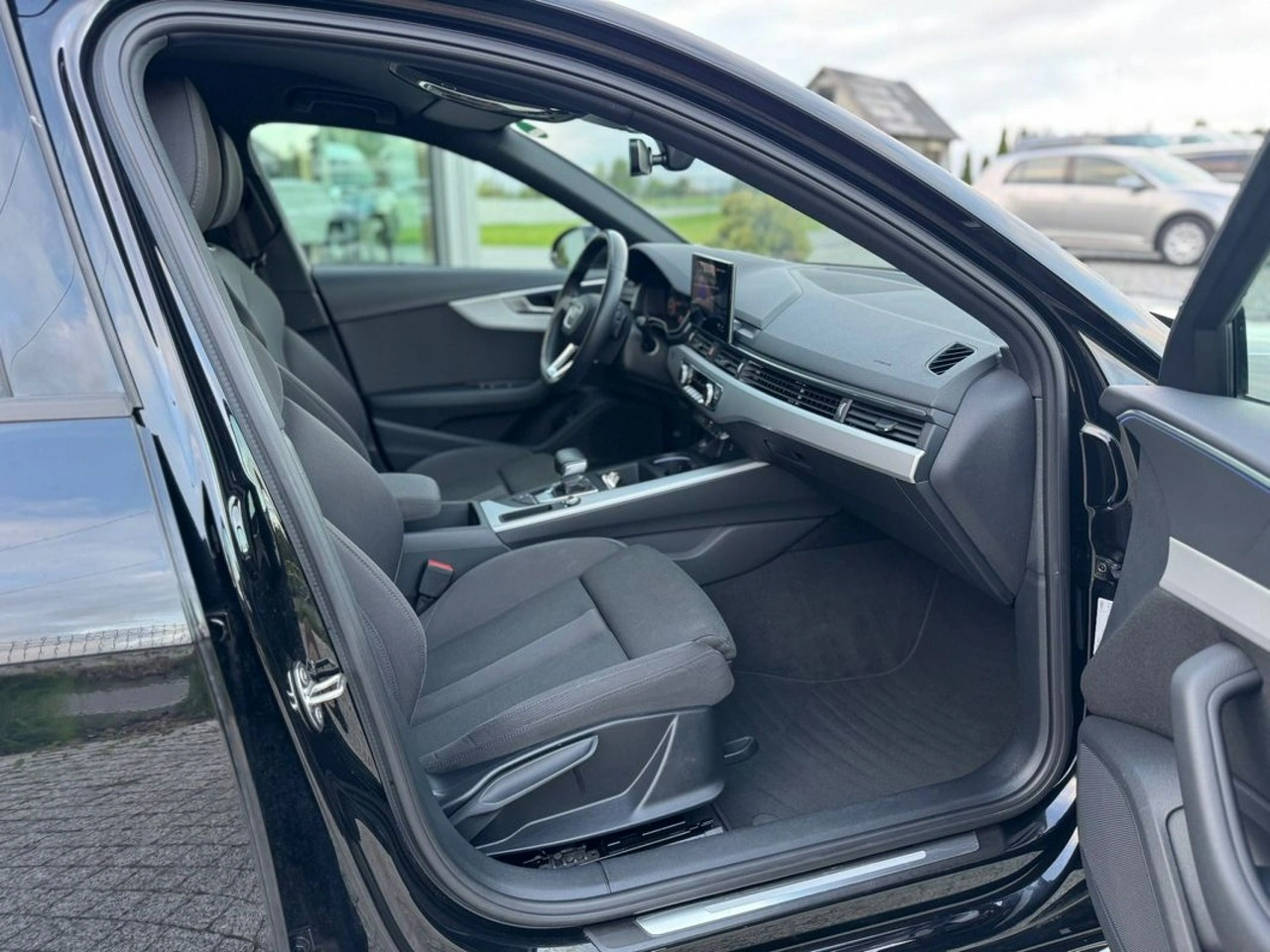 Audi A4 - Zdjęcie 14