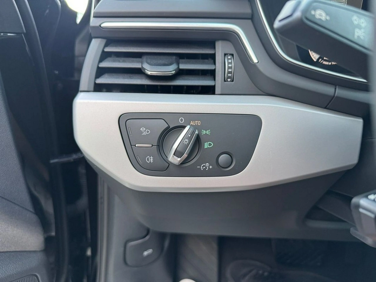 Audi A4 - Zdjęcie 33