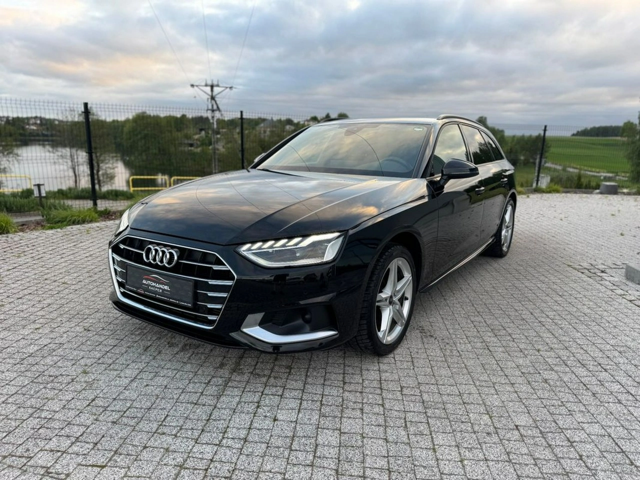 Audi A4 - Główne zdjęcie