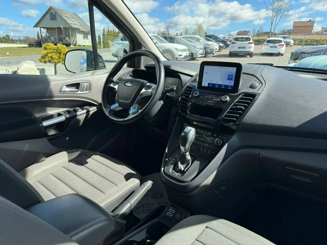 Ford Grand Tourneo Connect - Zdjęcie 11