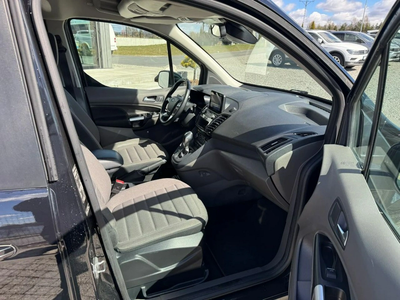 Ford Grand Tourneo Connect - Zdjęcie 12