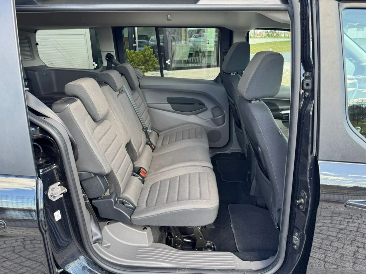 Ford Grand Tourneo Connect - Zdjęcie 16