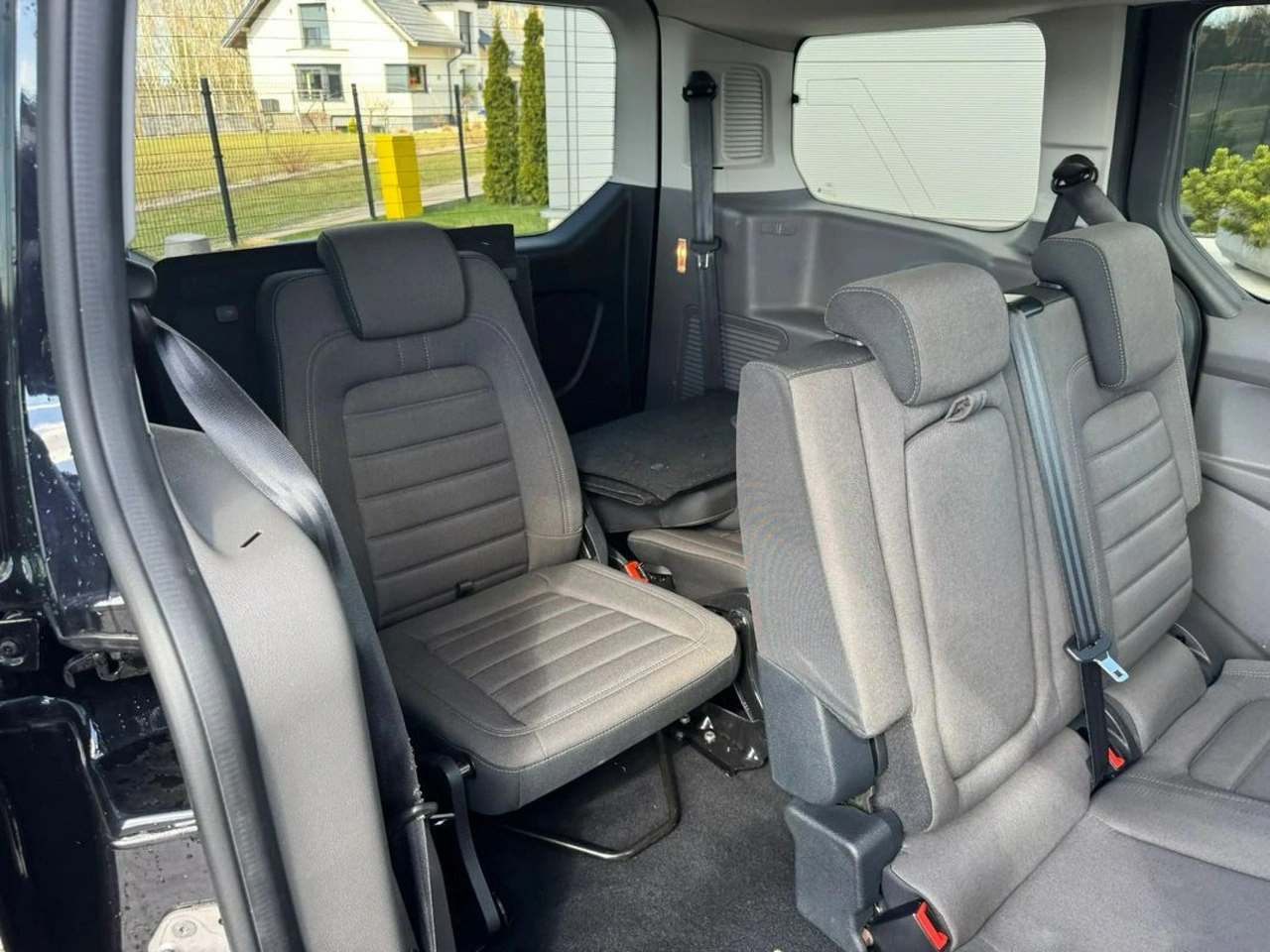 Ford Grand Tourneo Connect - Zdjęcie 17