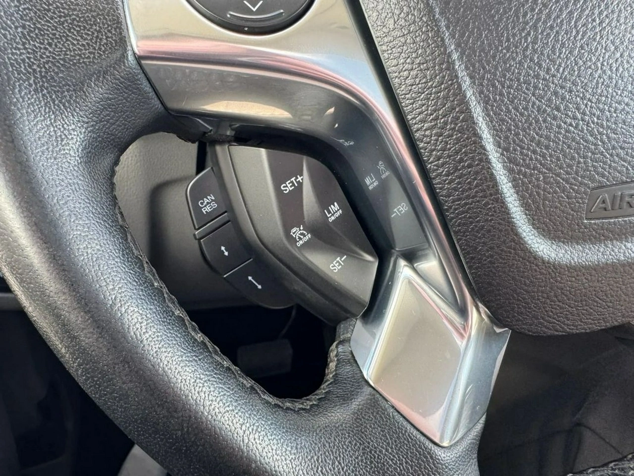 Ford Grand Tourneo Connect - Zdjęcie 30
