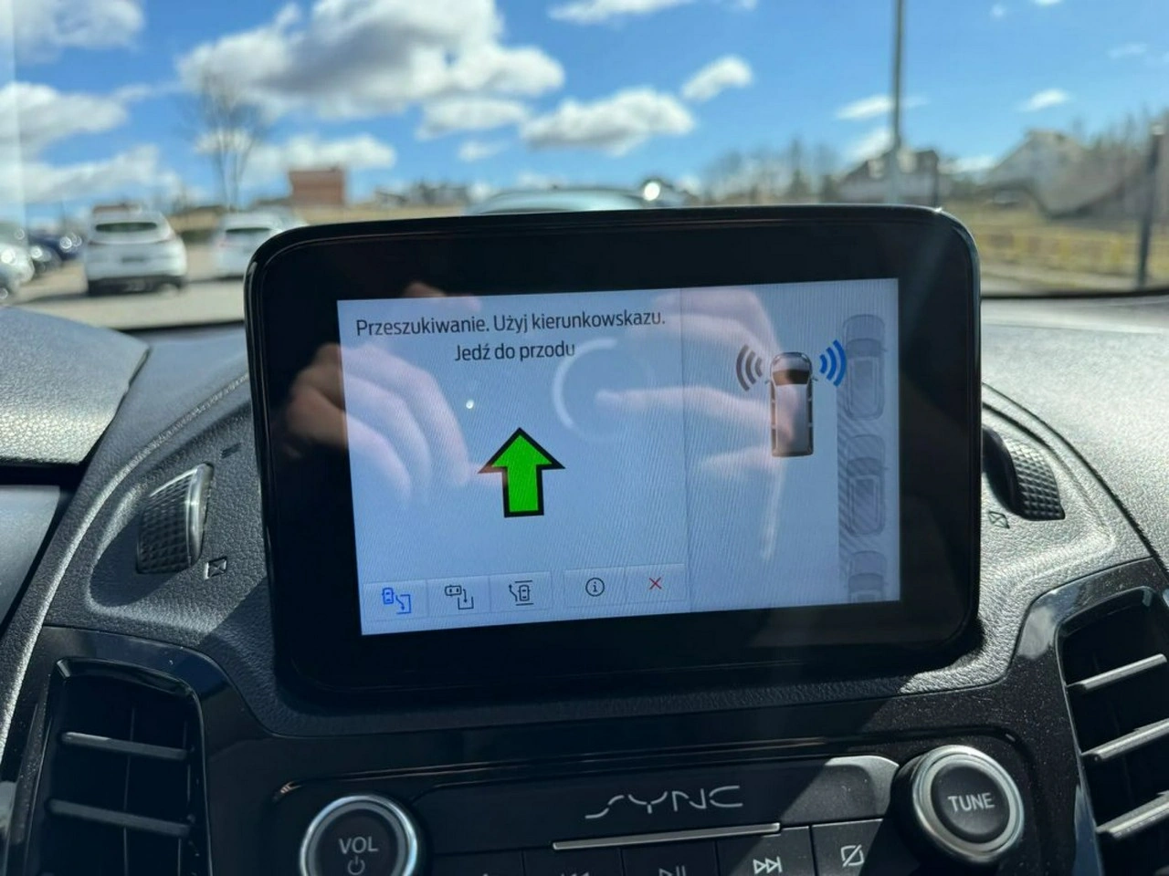 Ford Grand Tourneo Connect - Zdjęcie 37