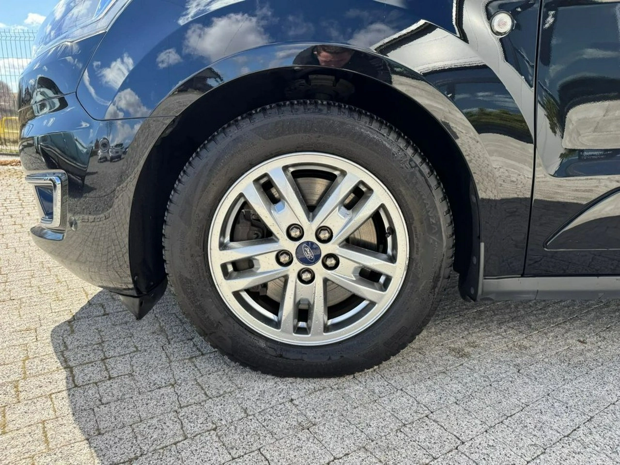 Ford Grand Tourneo Connect - Zdjęcie 8