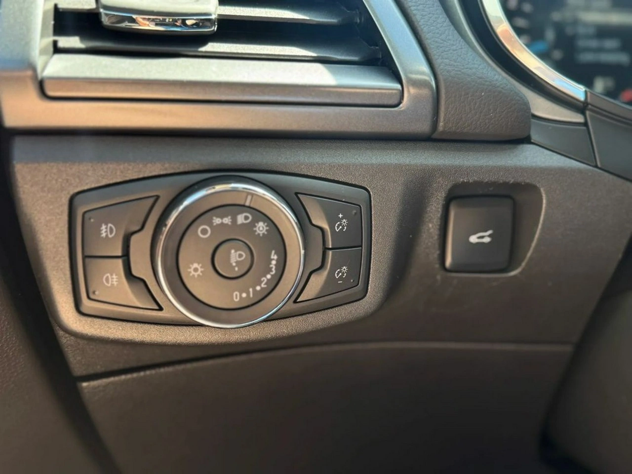 Ford Mondeo - Zdjęcie 32
