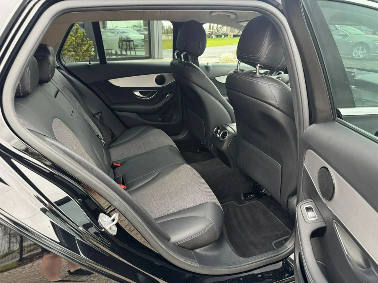 Mercedes C 220 - Zdjęcie 19