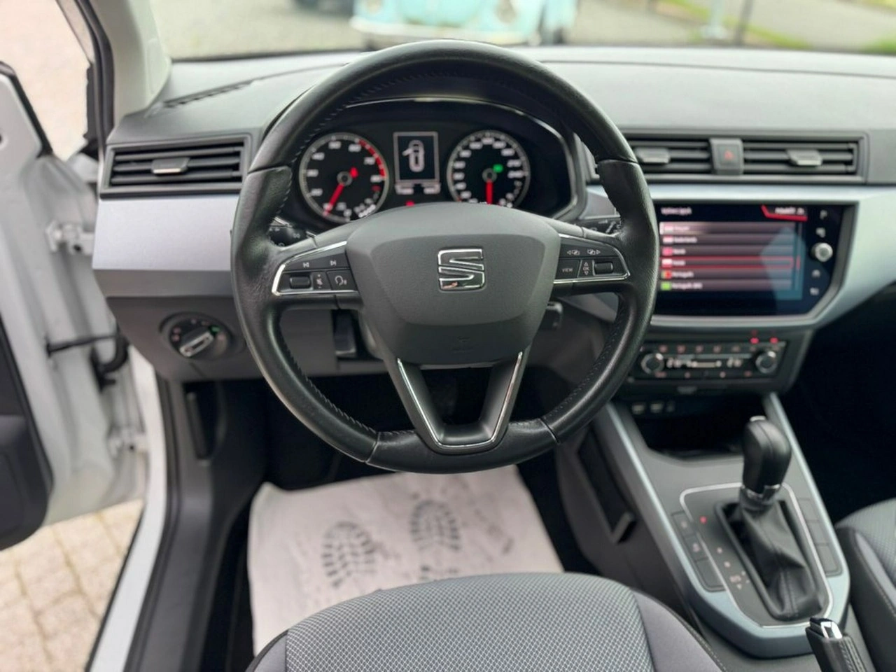 Seat Arona - Zdjęcie 11
