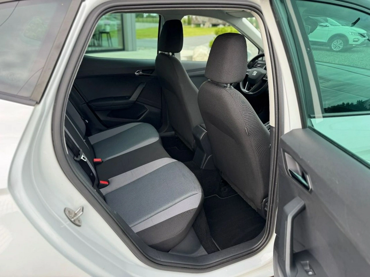Seat Arona - Zdjęcie 16