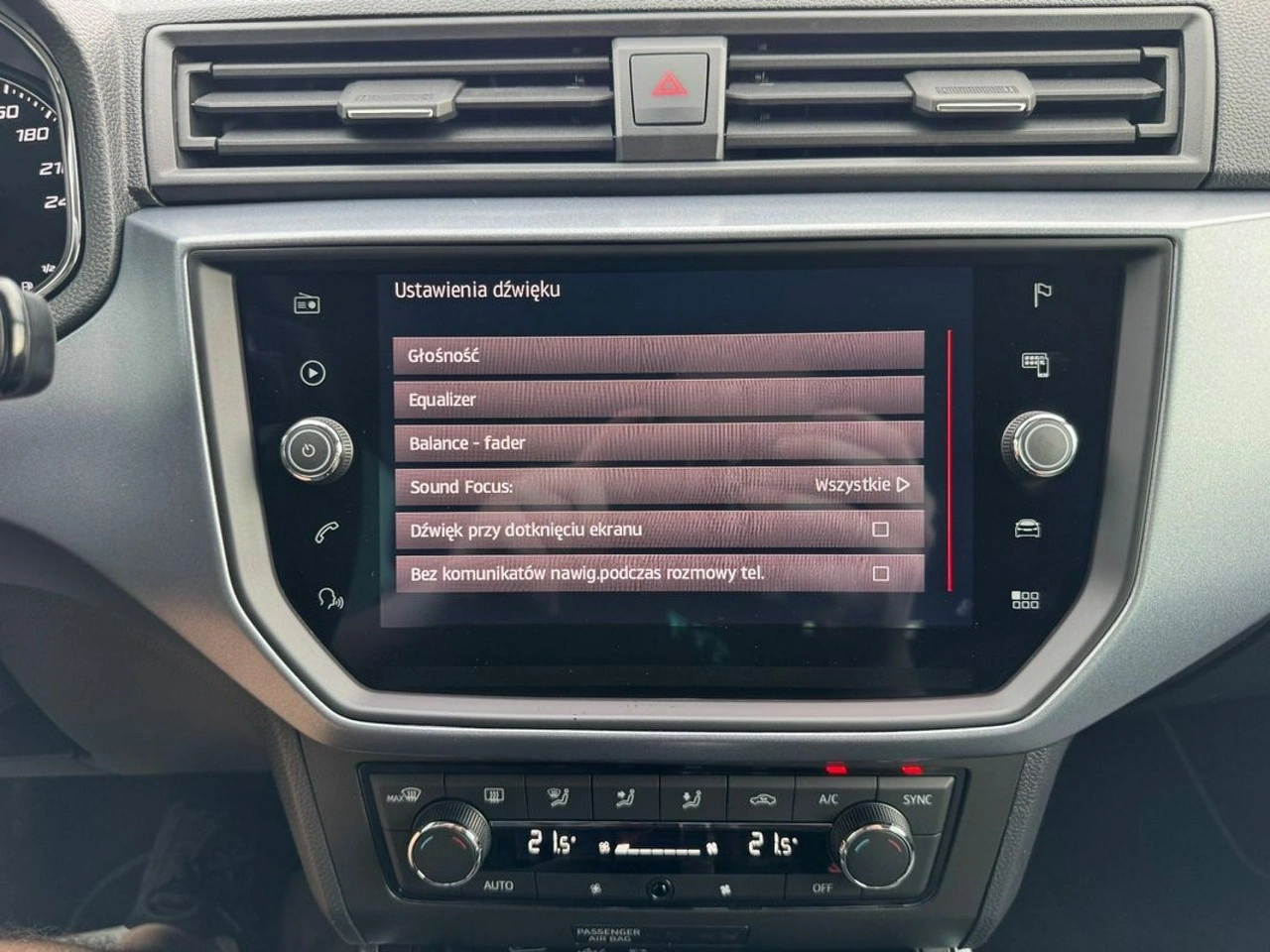 Seat Arona - Zdjęcie 21