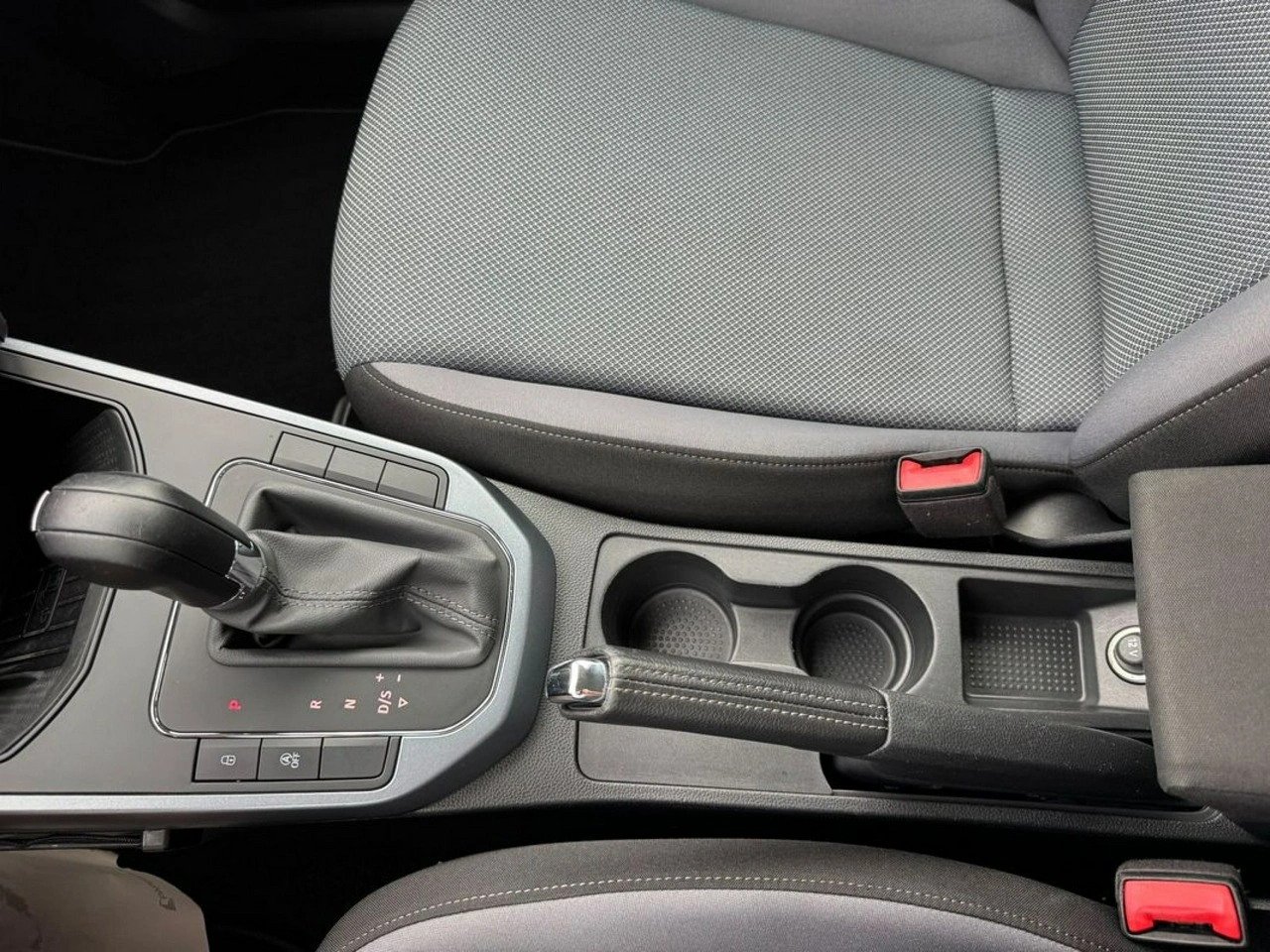 Seat Arona - Zdjęcie 26