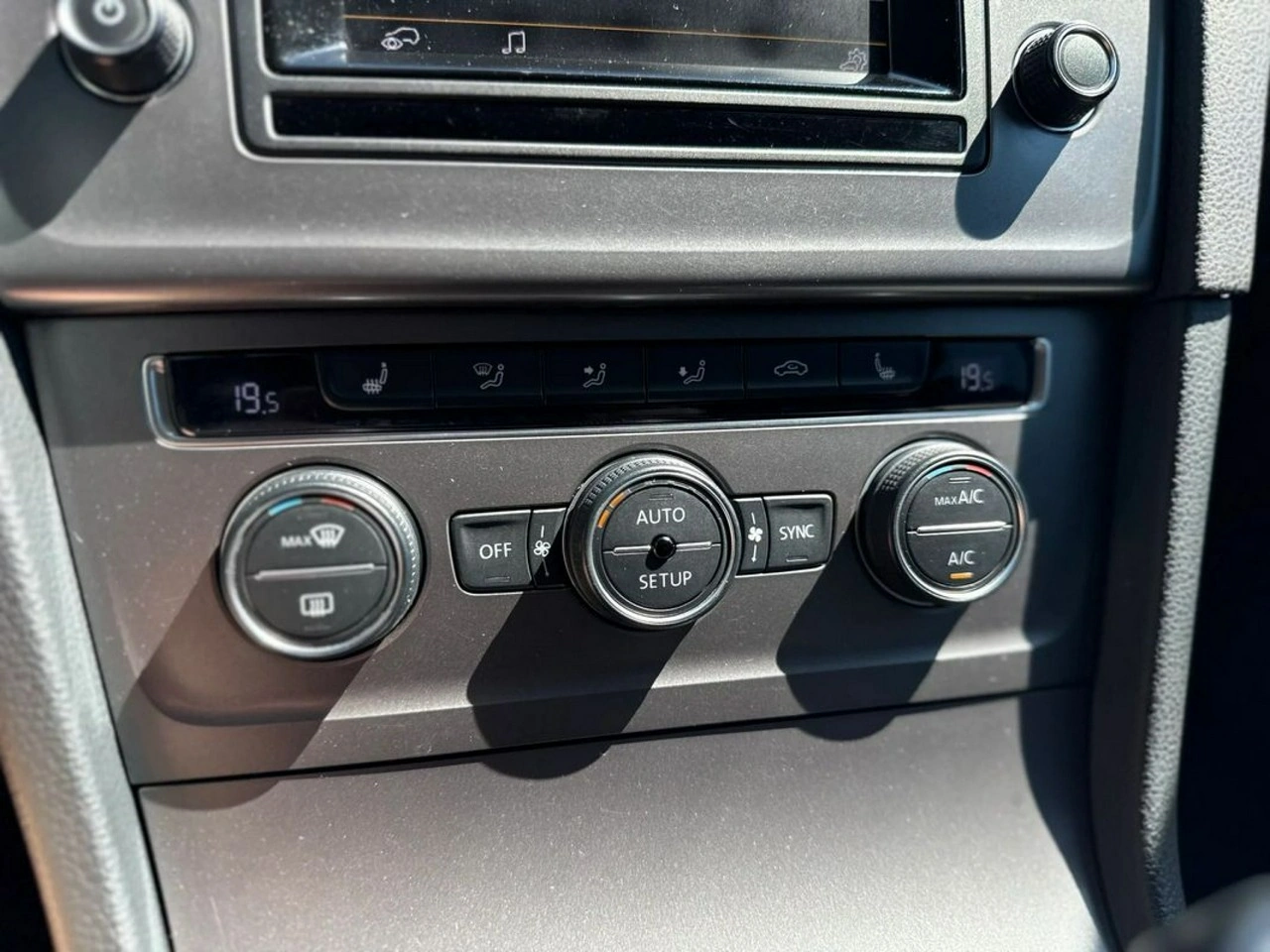 Volkswagen Golf - Zdjęcie 23