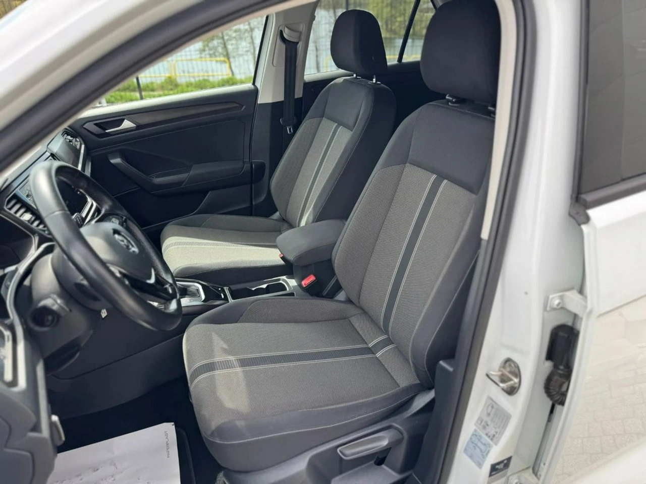 Volkswagen T-Roc - Zdjęcie 10