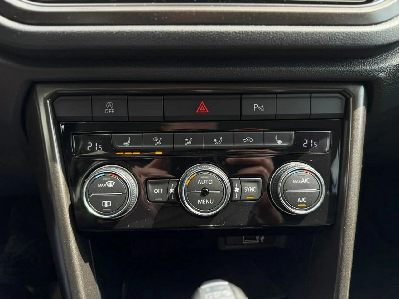 Volkswagen T-Roc - Zdjęcie 25