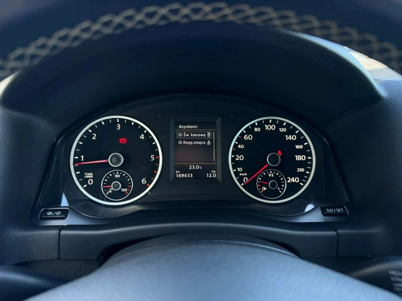 Volkswagen Tiguan - Zdjęcie 18
