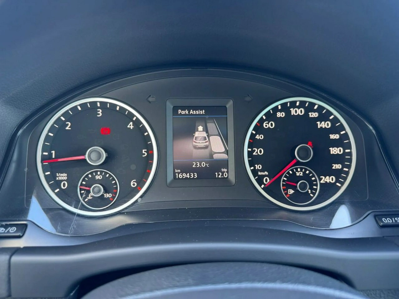 Volkswagen Tiguan - Zdjęcie 19