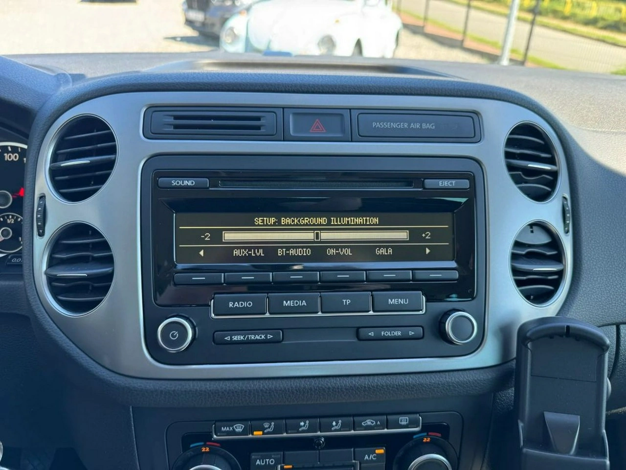 Volkswagen Tiguan - Zdjęcie 22