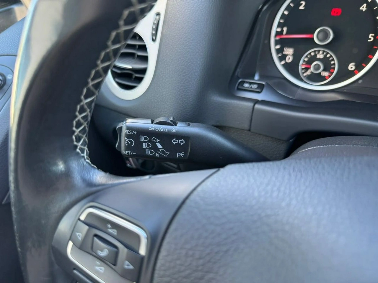 Volkswagen Tiguan - Zdjęcie 24