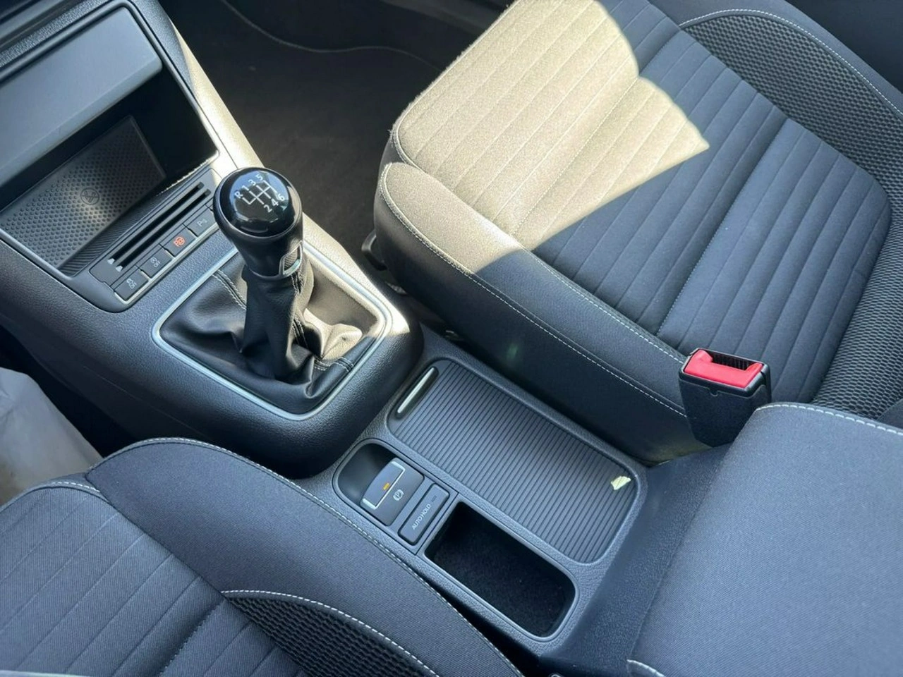 Volkswagen Tiguan - Zdjęcie 25
