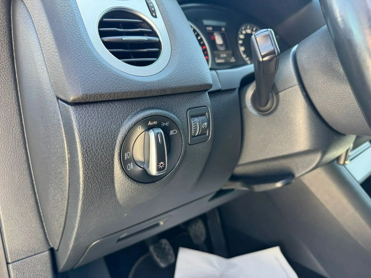 Volkswagen Tiguan - Zdjęcie 26