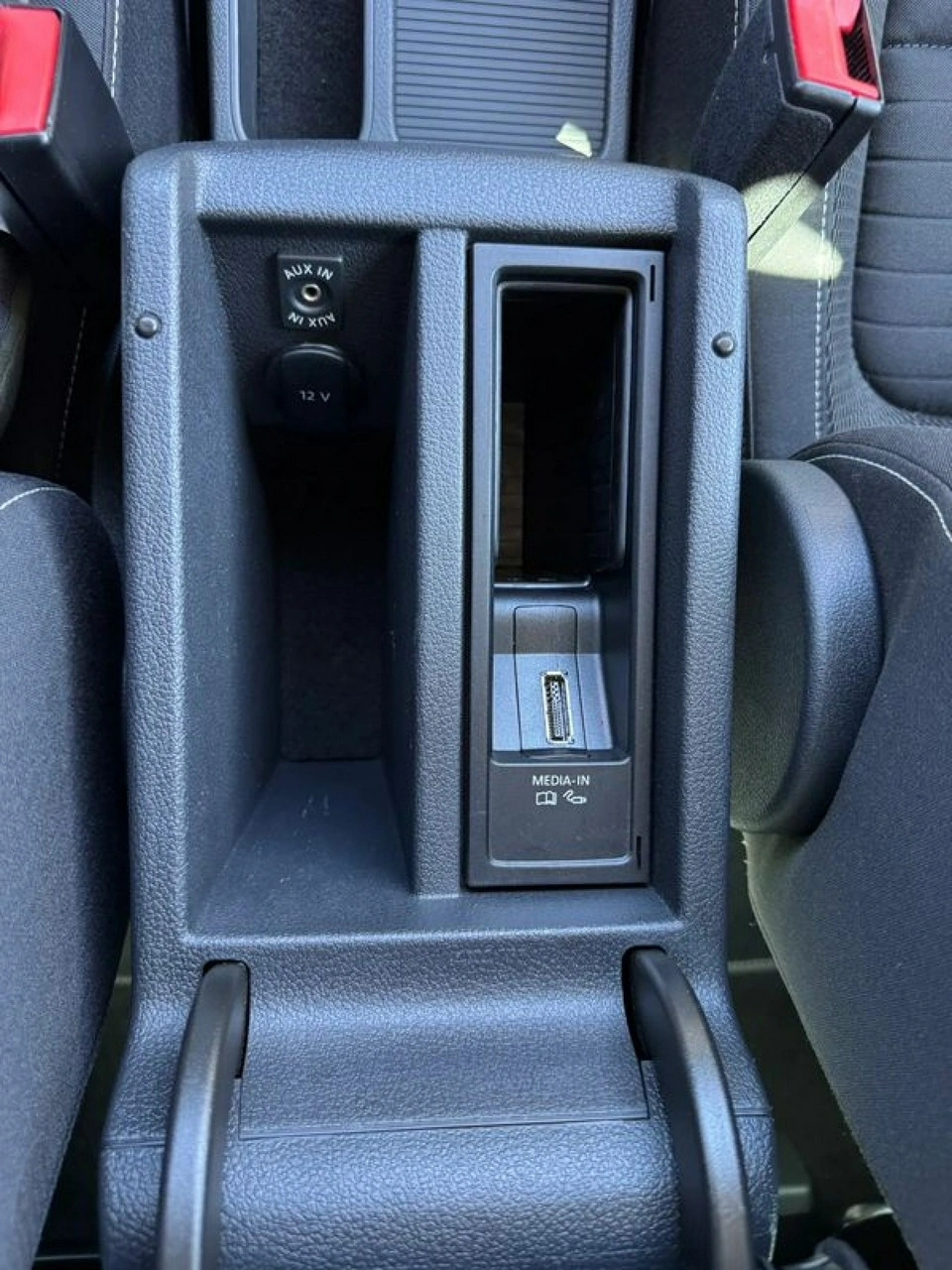 Volkswagen Tiguan - Zdjęcie 30