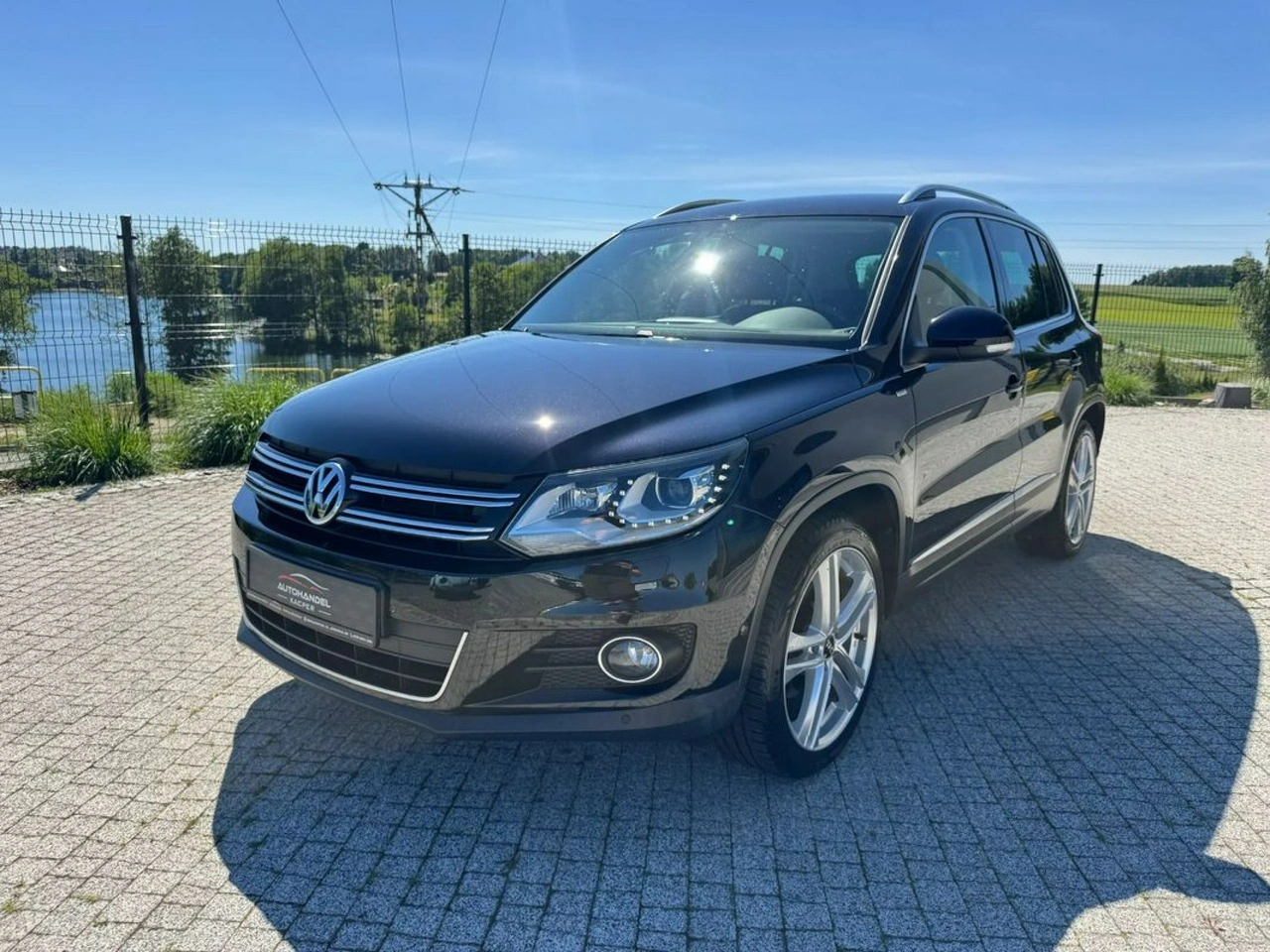 Volkswagen Tiguan - Główne zdjęcie