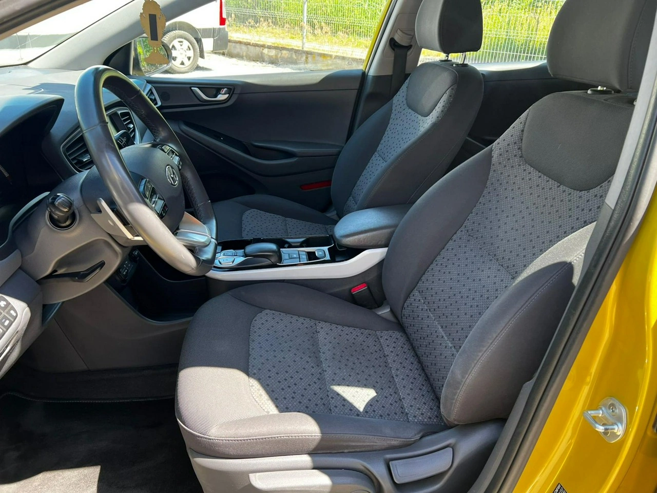Hyundai IONIQ - Zdjęcie 9