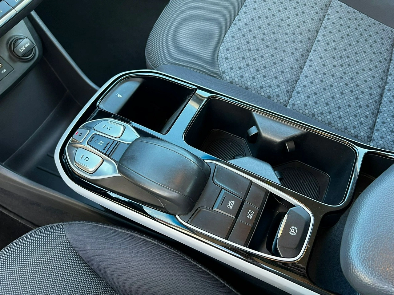 Hyundai IONIQ - Zdjęcie 11