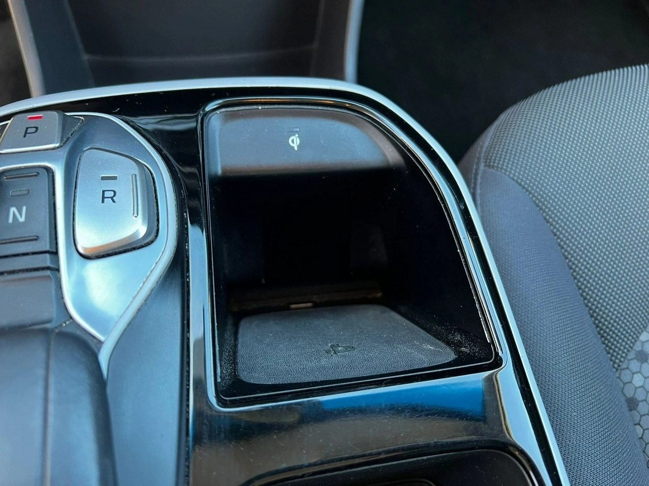 Hyundai IONIQ - Zdjęcie 14