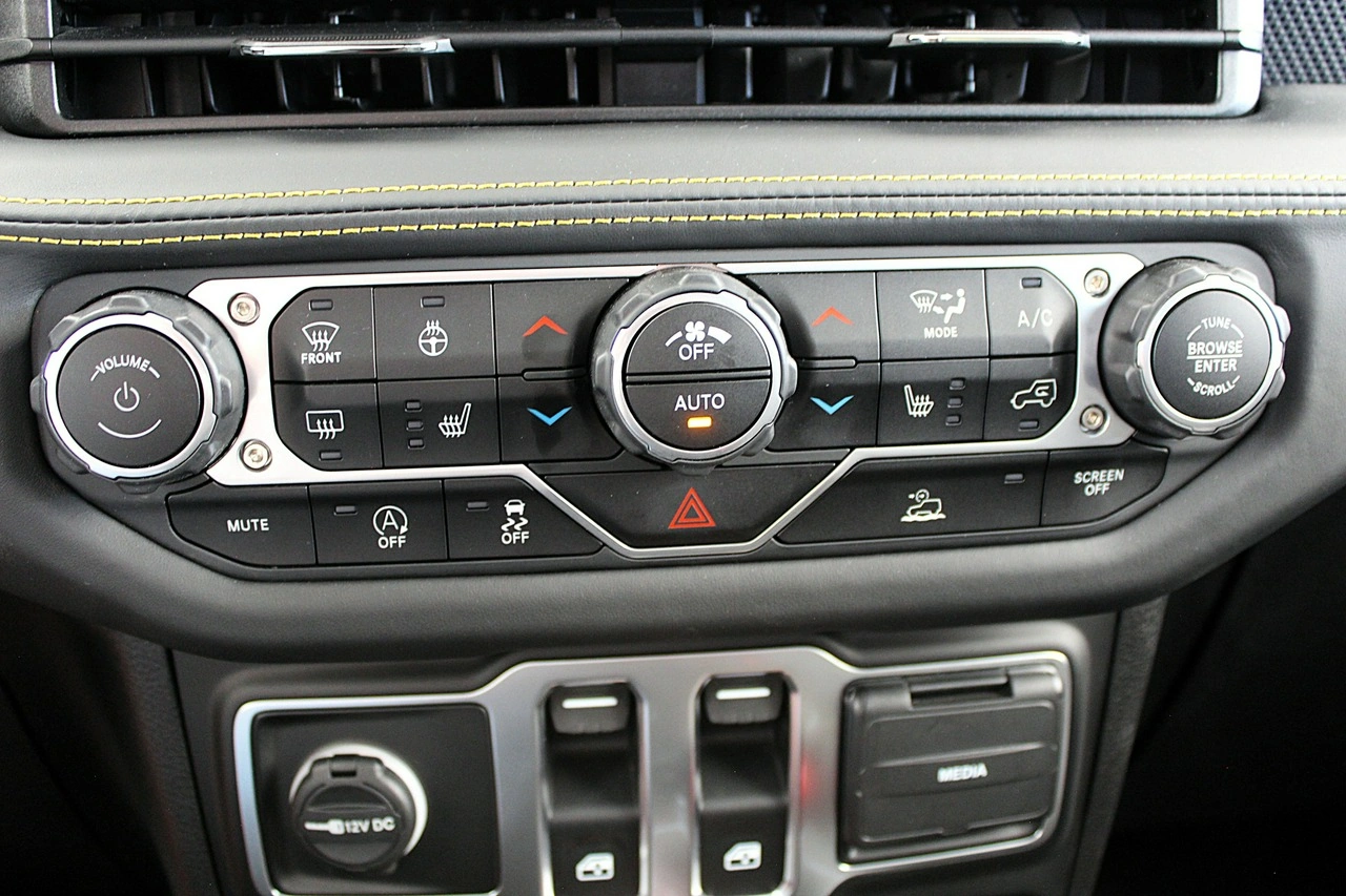 Jeep Wrangler - Zdjęcie 21