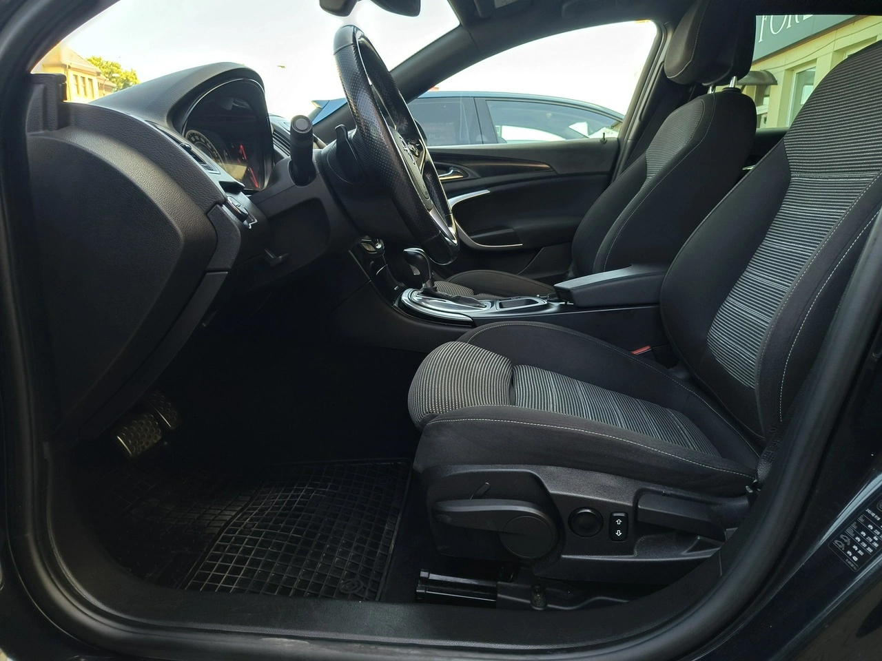 Opel Insignia - Zdjęcie 9