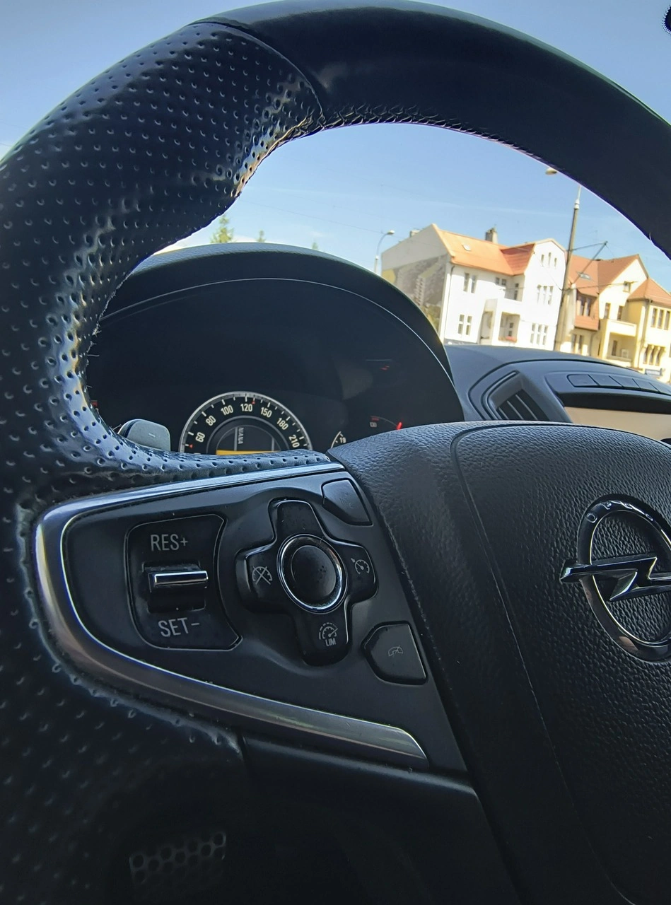 Opel Insignia - Zdjęcie 32