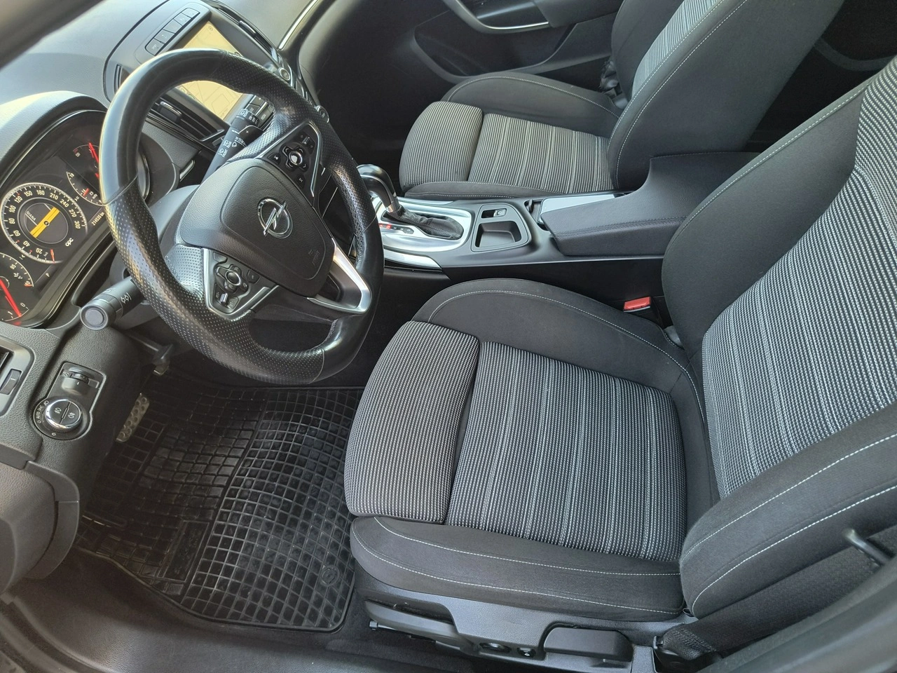 Opel Insignia - Zdjęcie 60