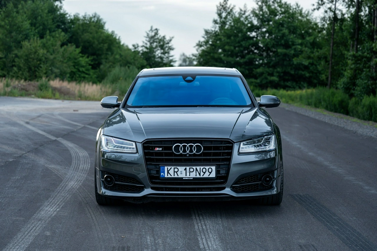Audi S8 - Zdjęcie 1