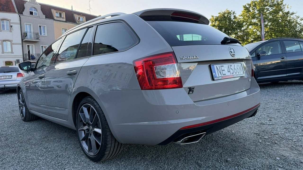 Skoda Octavia - Zdjęcie 12