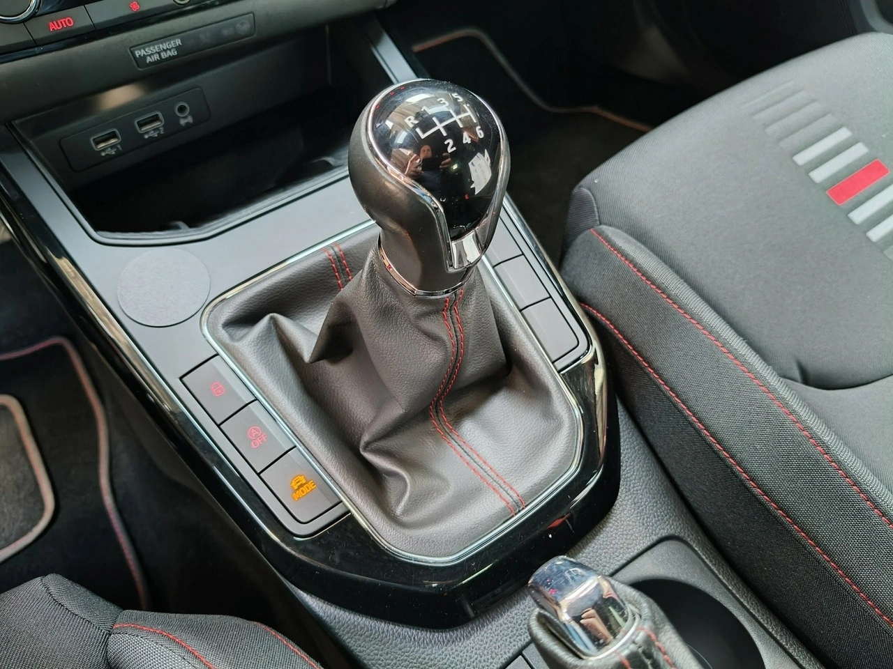 Seat Arona - Zdjęcie 24
