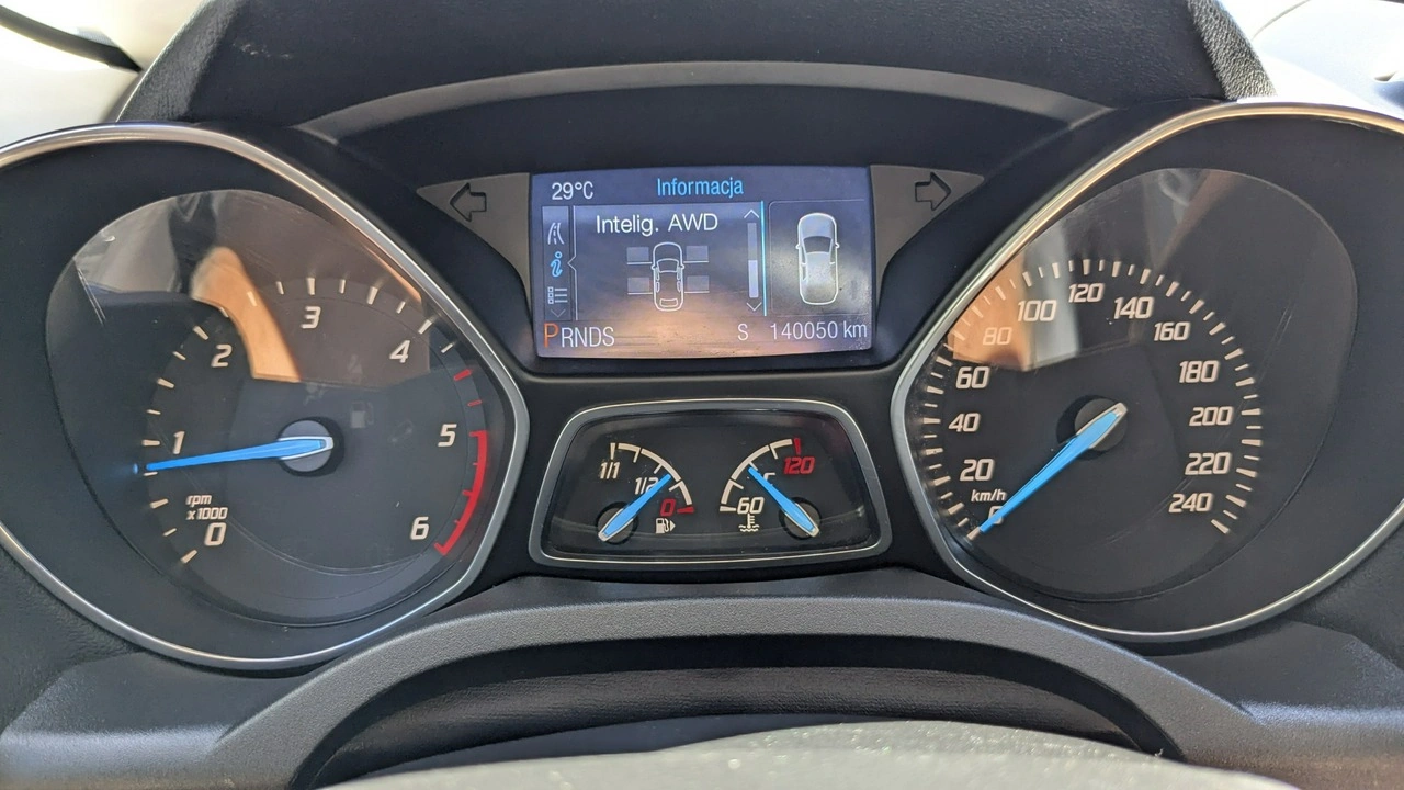Ford Kuga - Zdjęcie 21