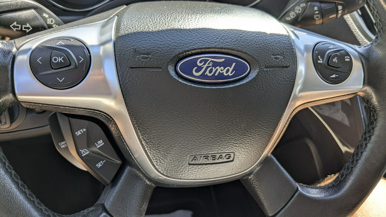 Ford Kuga - Zdjęcie 24