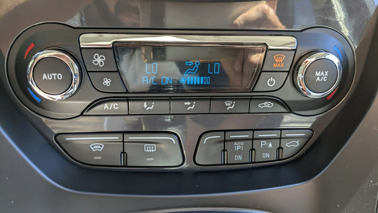 Ford Kuga - Zdjęcie 25