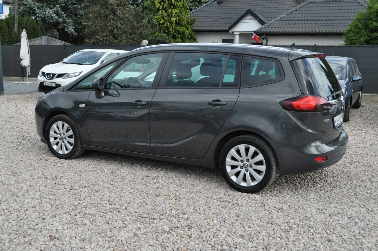 Opel Zafira - Zdjęcie 9