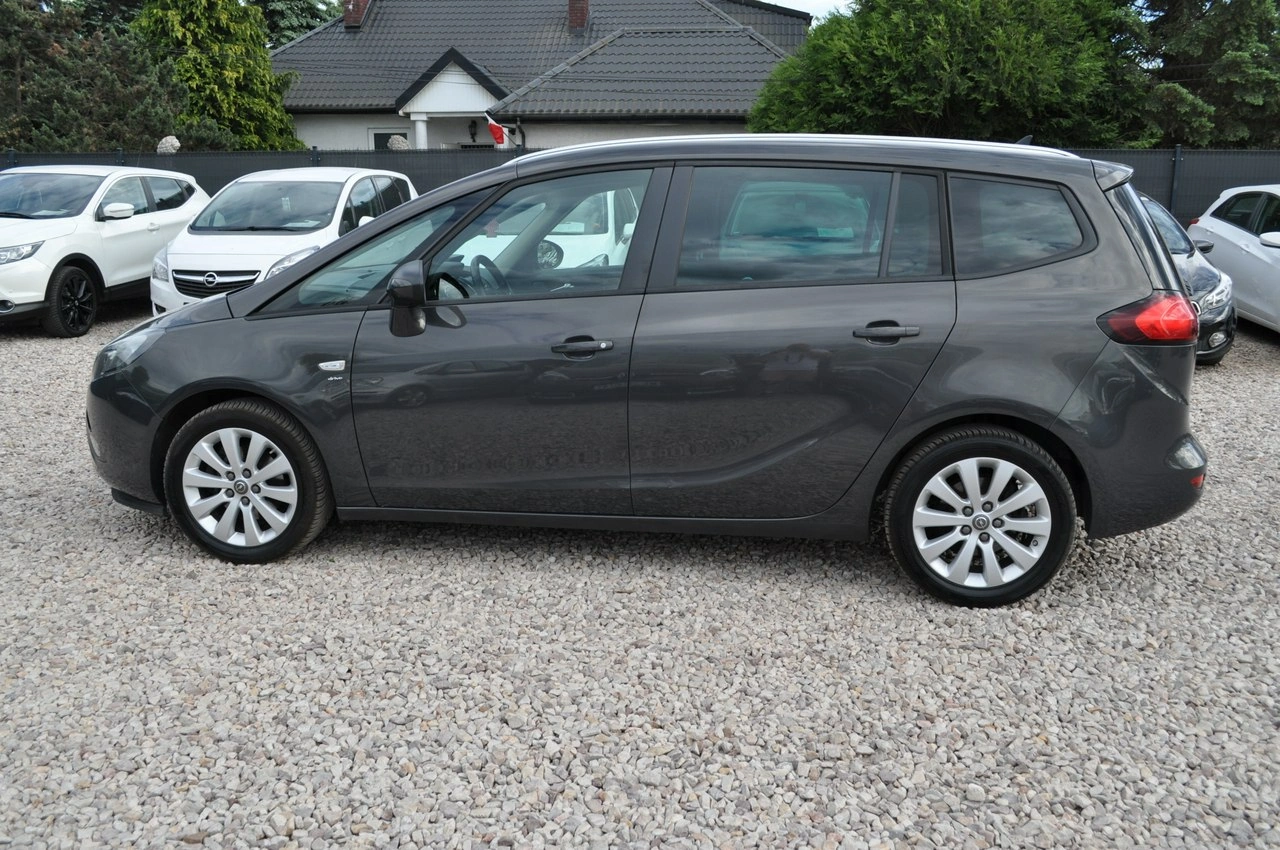 Opel Zafira - Zdjęcie 10