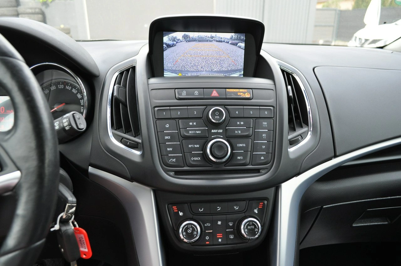 Opel Zafira - Zdjęcie 19