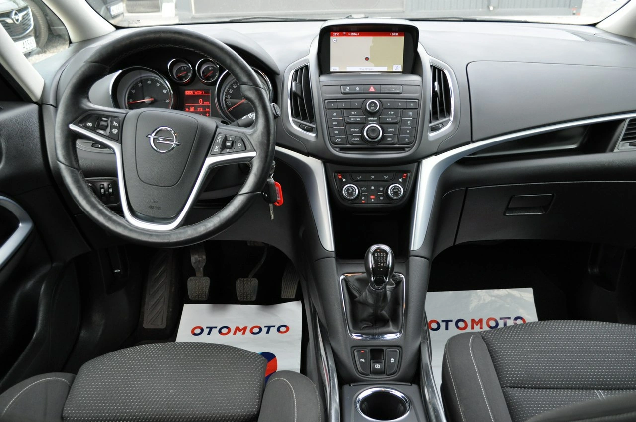 Opel Zafira - Zdjęcie 21