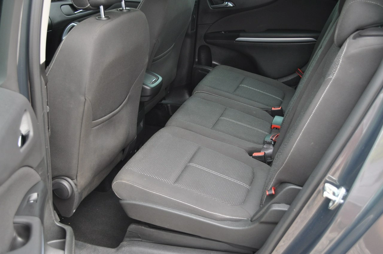 Opel Zafira - Zdjęcie 27