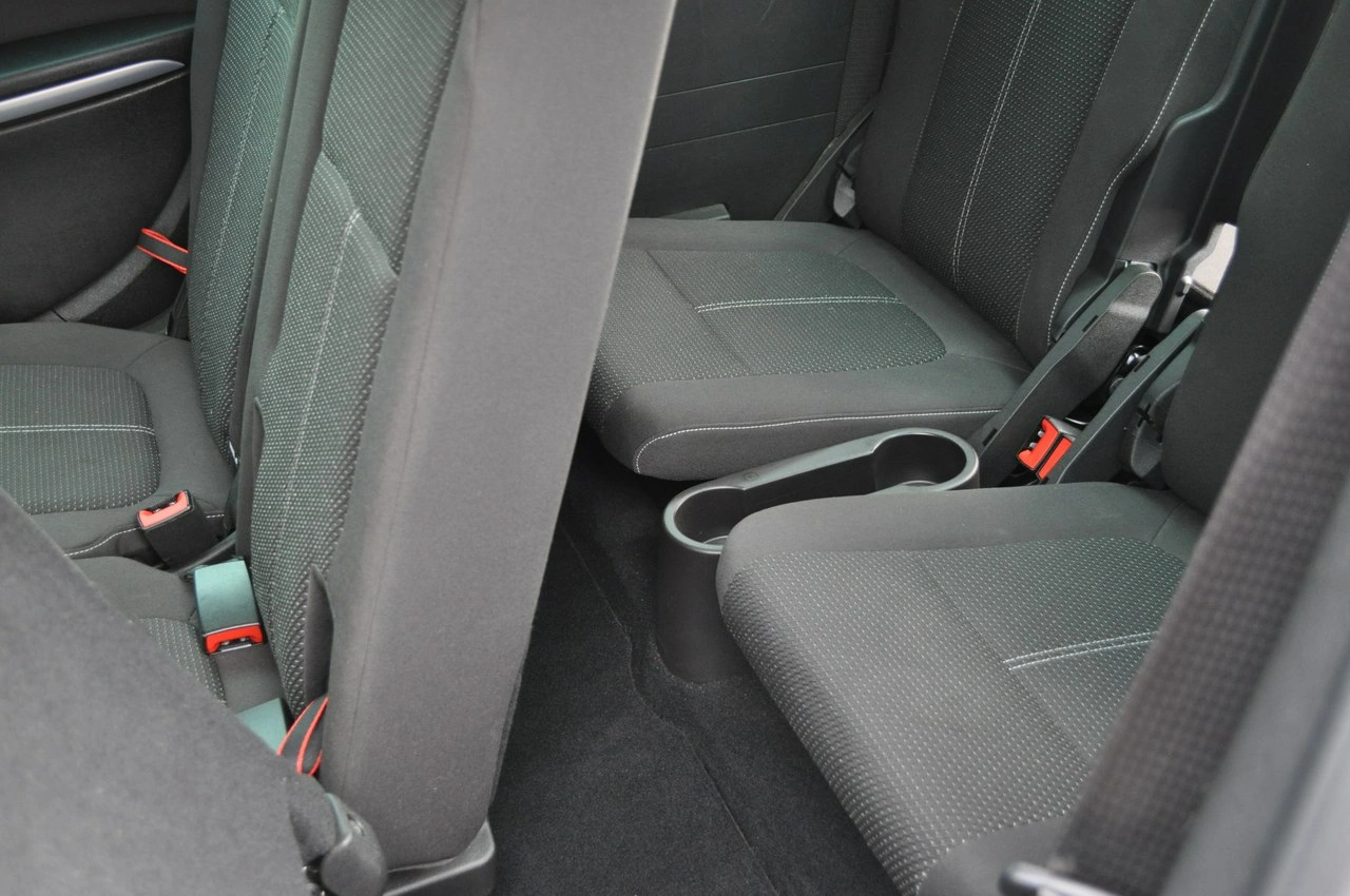Opel Zafira - Zdjęcie 28