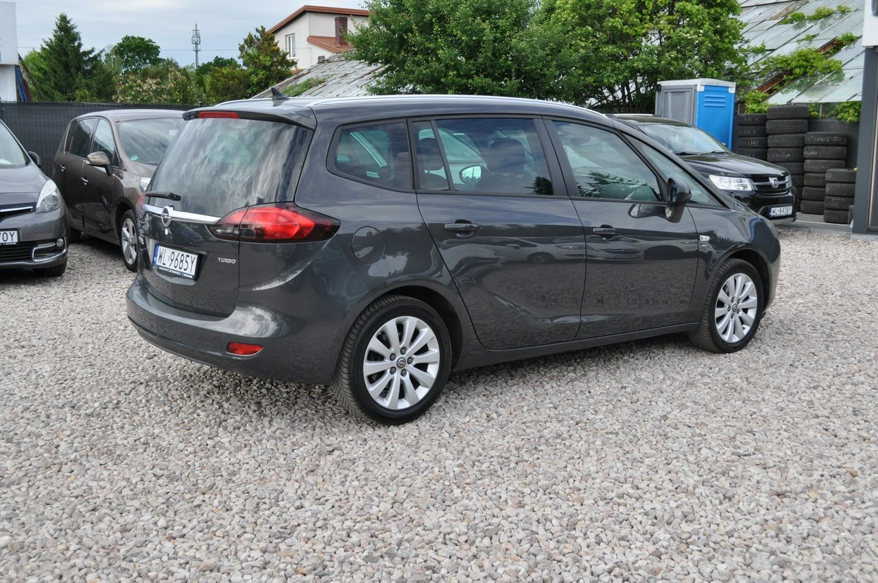 Opel Zafira - Zdjęcie 4