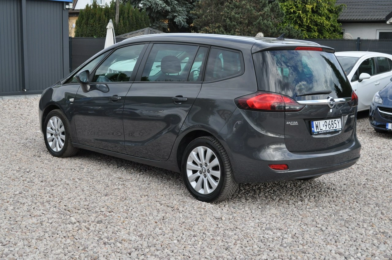 Opel Zafira - Zdjęcie 8