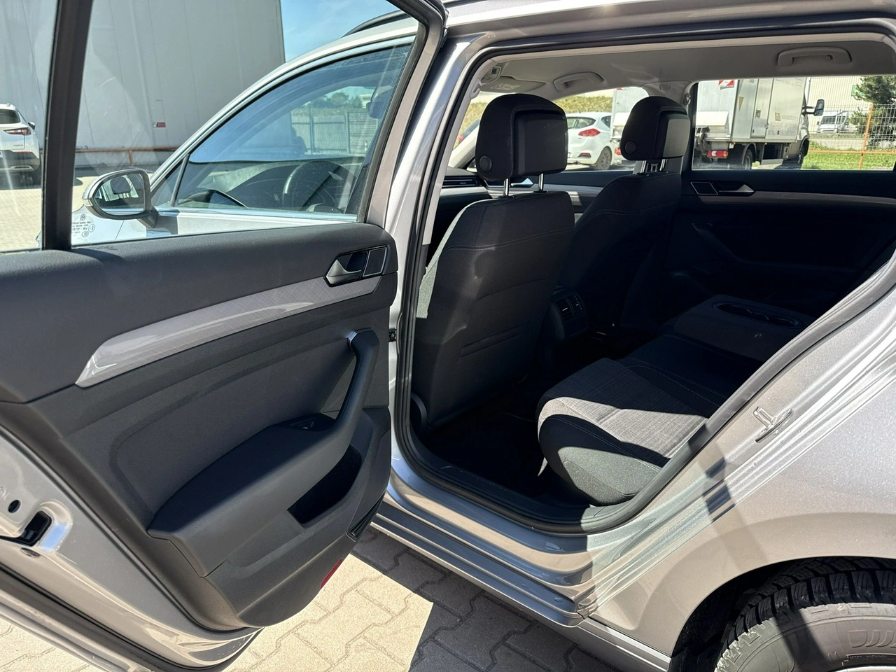 Volkswagen Passat - Zdjęcie 13