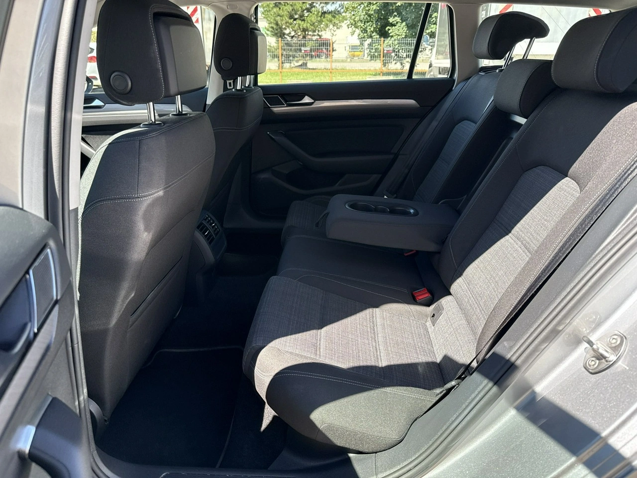 Volkswagen Passat - Zdjęcie 14